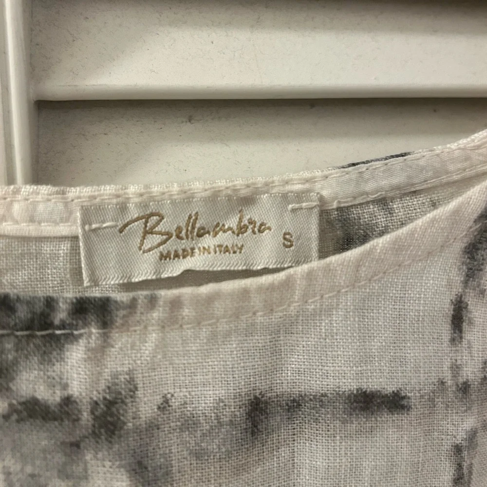 Bellaumbra Linen Abstract Print Top - S - Picture 3 of 4